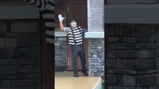 Famous Seaworld mime