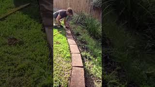 garden edging #garden #landscape #landscaping #diy #gardendesign #gardening #backyard #lawn edging