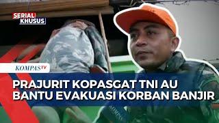 Momen Prajurit Kopasgat TNI AU Bantu Evakuasi Korban Banjir di Pondok Gede | BENCANA BANJIR