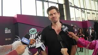 CMT Awards 2023: Steve Howey on aqua carpet | FOX 7 Austin