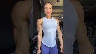 Muscle girl flex super abs