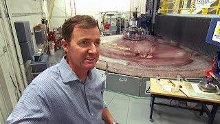 Jimmy Walker tours telescope mirror lab