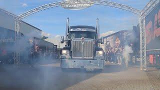 SKS Bikeshuttle kauft Kenworth Truck aus dem Film The Ice Road mit Liam Neeson
