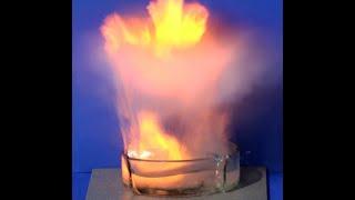 Natrium reagiert heftig mit Salpetersäure - Sodium reacts violently with Nitric Acid