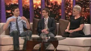 ROVE LA - Random Question Hat - Pink, Chris Hardwick & Jim Parsons