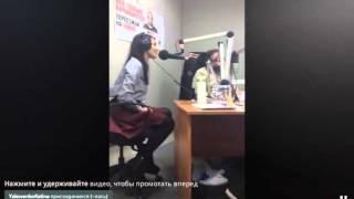 Сати Казанова промелькнула с перископом на Новом радио (2015, TopPeriscope.RU)