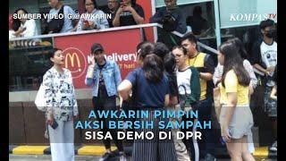 Awkarin Pimpin Aksi Bersih-Bersih Sampah Sisa Demo di DPR