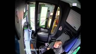 Водитель автобуса уснул за рулем.