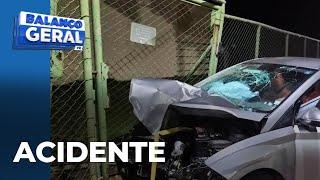 Motorista morre após perder o controle do carro e bater veículo em mureta de praça