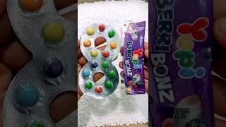 Hunting yupi berri bonz & colour chocolate in Styrofoam granules #unpacking #unboxing #lollipop