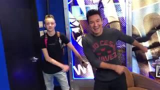 ON With Mario Lopez - The Backpack Kid Teaches Mario "The Floss"