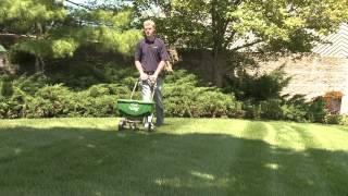 How to Use a Scotts® Broadcast Spreader on Your Lawn