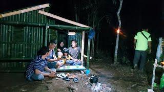 Camping Hujan Deras Bersama keluarga