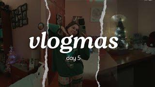 vlogmas 5- decorating my room for christmas