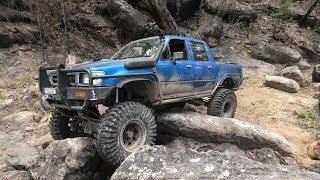 Modified Hilux 4x4 Menai Bum Crack