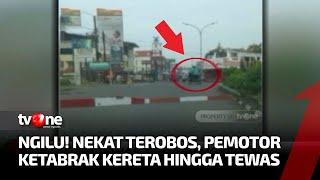 Viral Momen Mengerikan Pemotor Terobos Perlintasan-Tertabrak Kereta di Karawang | Kabar Siang tvOne