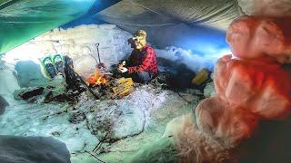 SOLO Bushcraft WINTER Camping in DEEP SNOW Build Warm SURVIVAL SHELTER W/ Fire Pit Inside ASMR cook