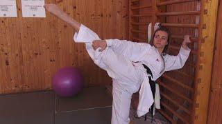 Female fighting short film: Ema’s karate kicking practice#karate#taekwondo#fighting beauty