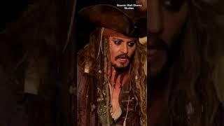 Johnny Depp sorprende a los invitados en Disneyland #shorts