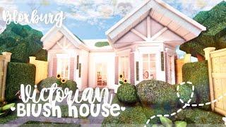 Roblox Bloxburg - Blush Victorian One-Story House - Minami Oroi