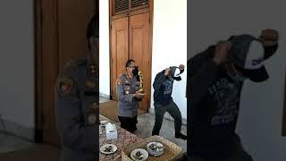 Kapolrestabes Kombes Pol Johnny Eddizon Isir Joget di HUT ke-74 Bhayangkara 1 Juli 2020