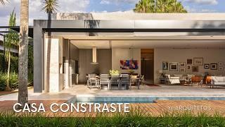 CASA TÉRREA COM ÁREA DE LAZER INTEGRADA E MUITO VERDE | CASA CONTRASTE POR YI ARQUITETOS