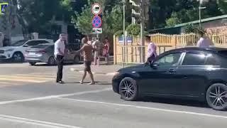 В Геленджике пьяный водитель напал с ножом на автоинспекторов !!!