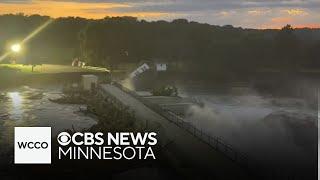 Iconic home on Minnesota's Rapidan Dam falls into Blue Earth River