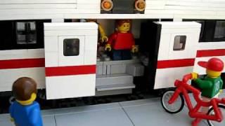 LEGO Power Functions Commuter Train with automatic sliding doors 1