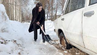 CAR STUCK || Beautiful brunette slips her wheels in the snow