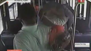 Жуткое видео: автобус застрял на железнодорожных путях