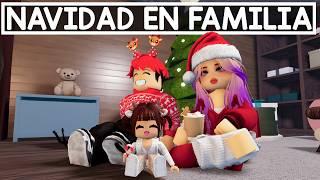 LA PRIMERA NAVIDAD DE NUESTRA HIJA  EN BERRY AVENUE ROBLOX