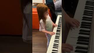 ADLEY PLAYS a MAGiCAL PiANO!! adley pretends to play a new song that sounds a little familiar  