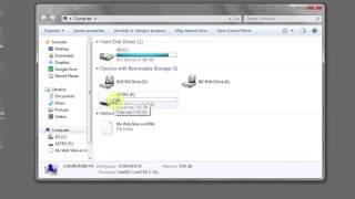 How to Download a Folder to a Flashdrive : Computer Skills & Functions