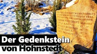 Der Gedenkstein von Hohnstedt: Erinnerung an das grausige Geschehen vom Osterfeuer 1982