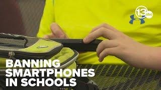 New York could look to ban smartphones in schools