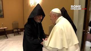 Pope meets with Karekin II, the pope of Armenian Apostolic Church