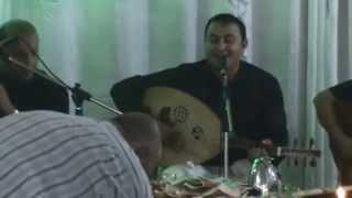 Cheikh Abbès RIGHI Chante Ghab Âlya Khiel Mouni. Mise en ligne par Ammar BEGHDADI le 01/10/2014  .