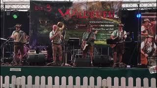 Flott aufg´spielt am St. Veiter Wiesenmarkt , die "3 Wilderer" mit der "Vassacher Polka".