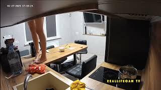 VANESSA CLIMBING WORKTOP! - REALLIFECAM TV