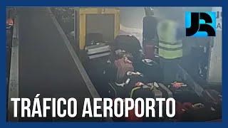 Imagens mostram funcionários trocando malas para exportar cocaína no aeroporto de Guarulhos (SP)