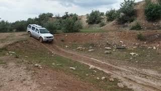 Off-road Nissan pathfinder