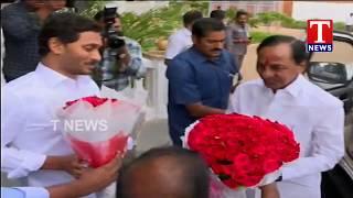 AP CM Jagan Grand Welcome to CM KCR | Thadepalli | TNews Telugu
