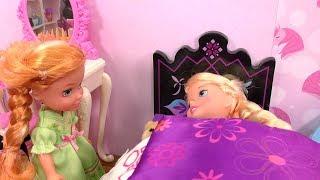 Someone is sick ! Elsa & Anna toddlers at the Doctor - Barbie - cough - checkup - sore throat