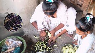 देखिए दोस्तों आज बनाई बहुत दिनों बाद बैंगन की सब्जी बहुत ही स्वादिष्ट Laxmi Official Cooking