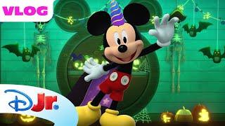 Help Mickey Mouse Pick a Halloween Costume!  | Me & Mickey | @disneyjr