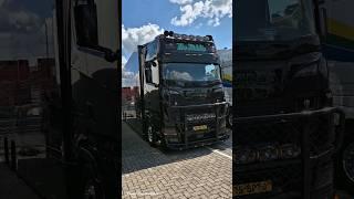 SCANIA S650 v8 black with trailer #scania #scaniav8 #scaniapower #s650 #truckshow #black #truck