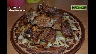 Pork ribs with onions