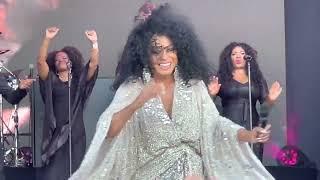 DIANA ROSS - UPSIDE DOWN - PYRAMID STAGE - GLASTONBURY - 26.06.22