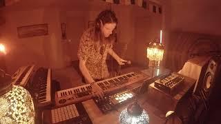 Chill Electro Funk Live Looping - "Skylights" // Life Is A Myth